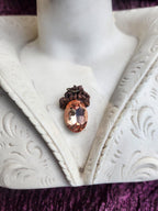 Coleção Ressonância Arcana – Pendente artesanal em cobre com cristal oval salmão