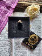 Colección Resonancia Arcana - Colgante de Bronce Hecho a Mano con Cristal Octogonal Azul Medianoche