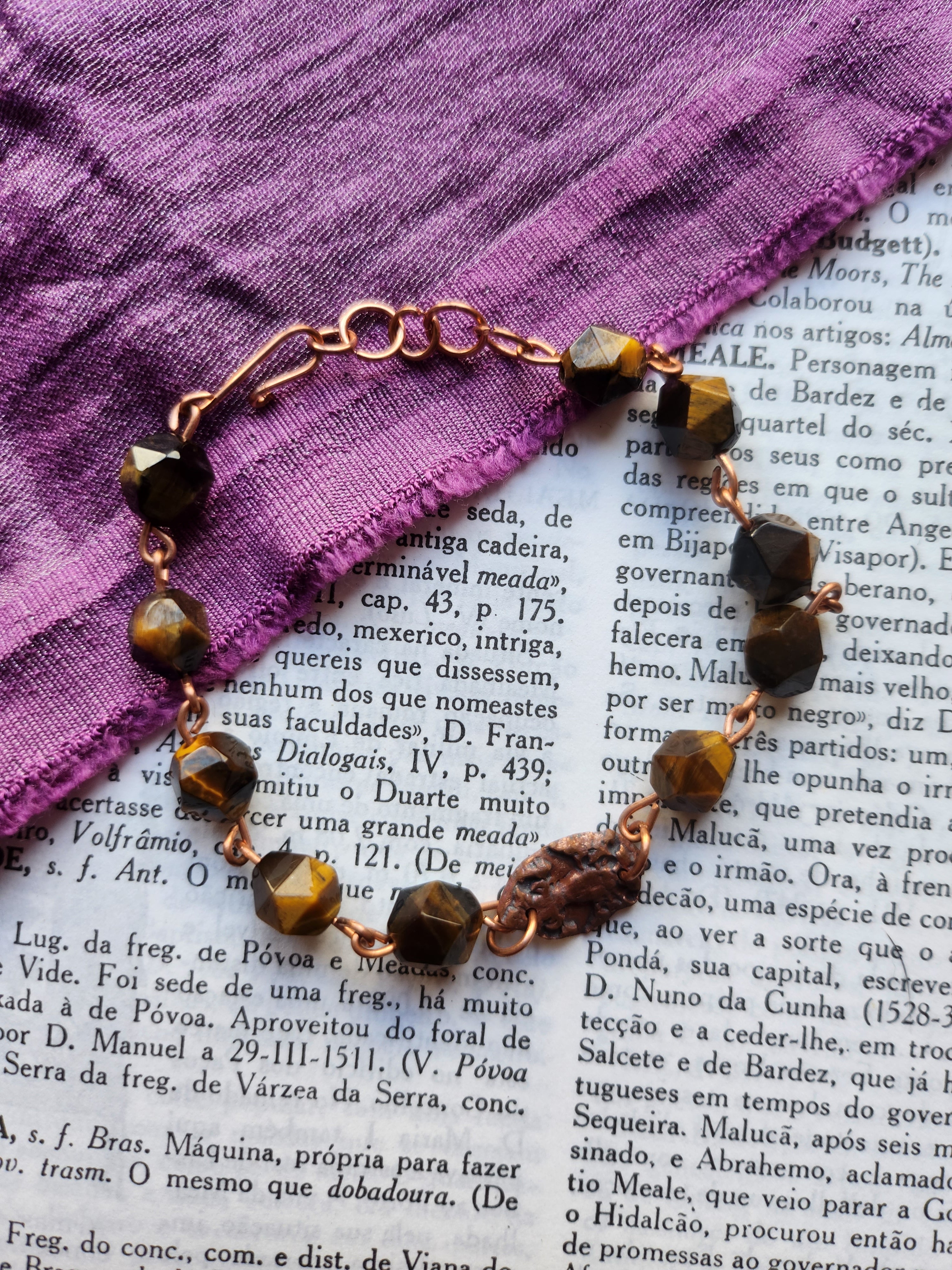 Colección Barroca Mística - Pulsera de Ojo de Tigre y Cobre