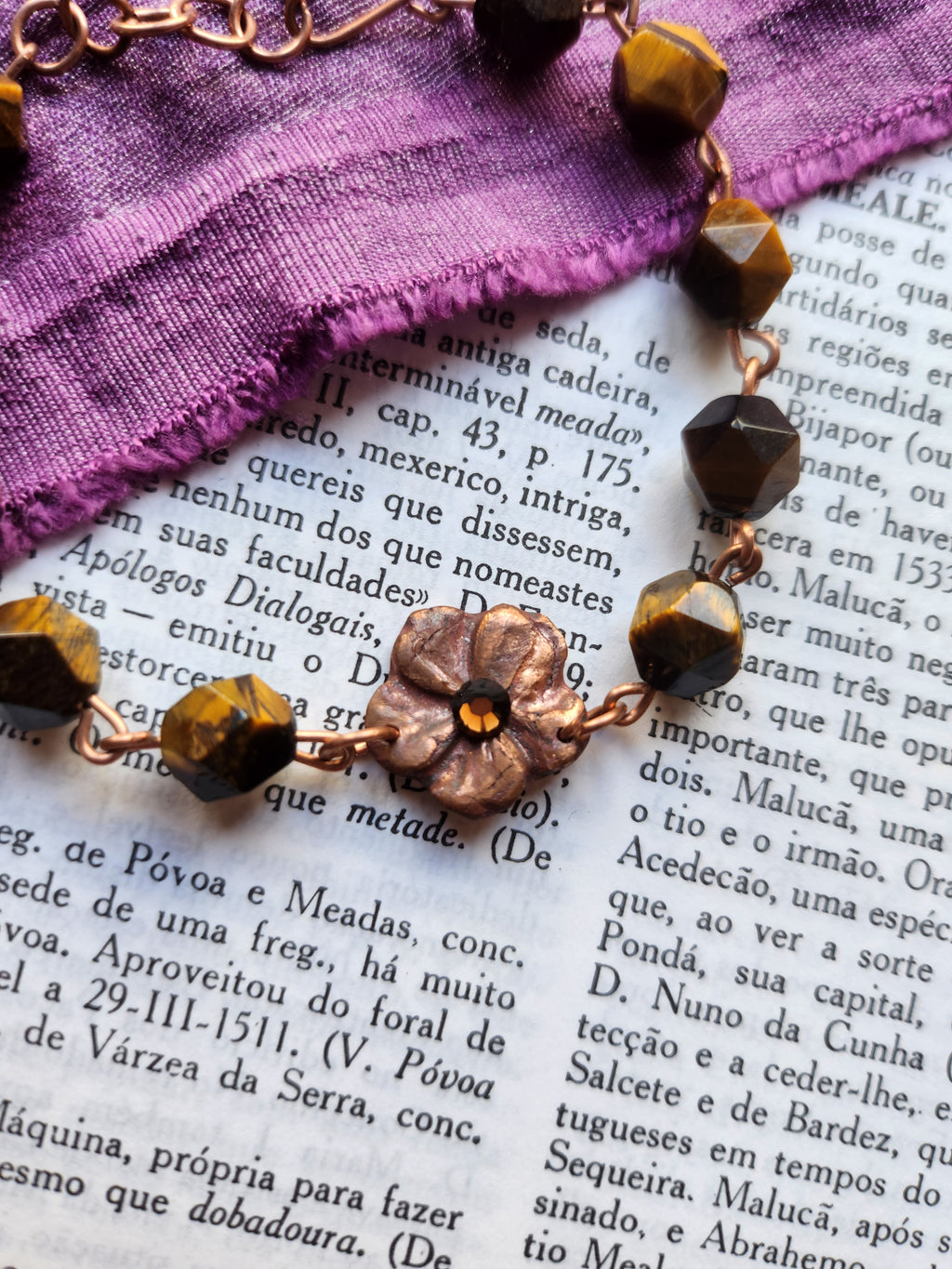Colección Flor Eterna - Pulsera de Ojo de Tigre y Cobre