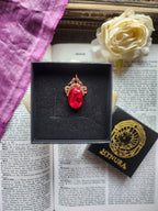 Colección Resonancia Arcana – Colgante de cobre hecho a mano con cristal ovalado rojo