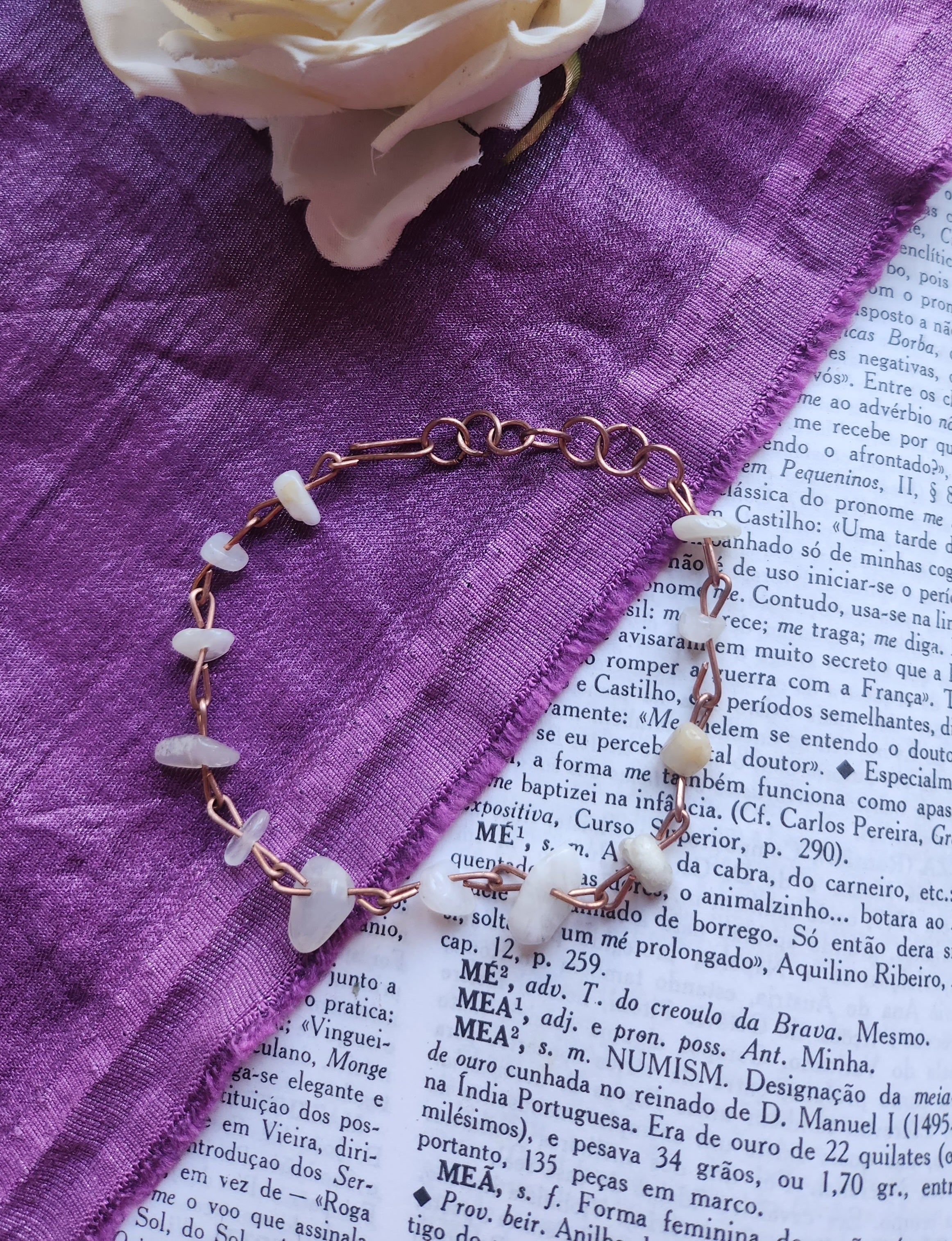 Pulsera de piedra lunar y cobre
