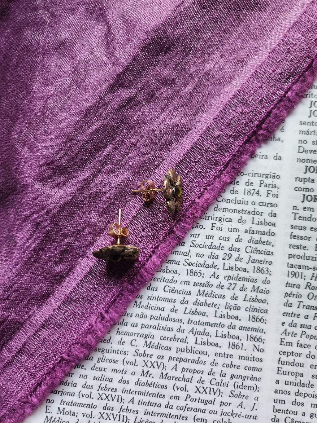 Colección Eternal Bloom – Pendientes de flor de cristal hechos a mano con cristal verde