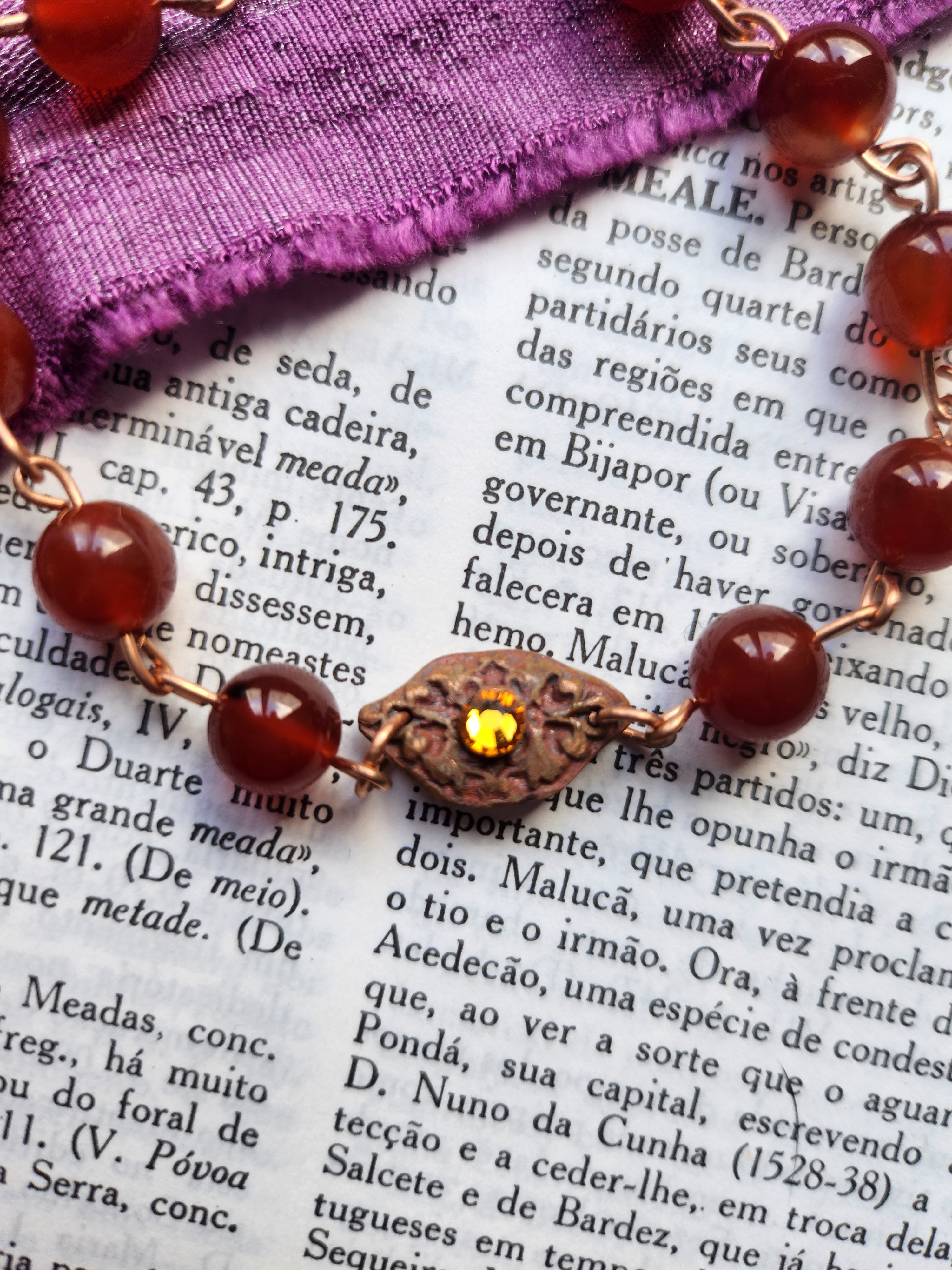 Colección Resonancia Arcana - Pulsera de cornalina y cobre